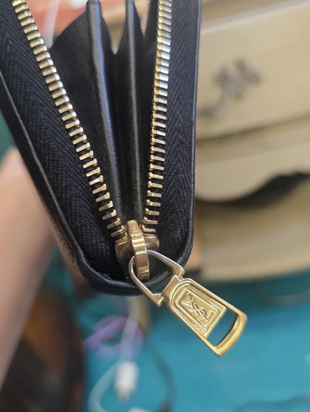 YSL Ives Saint Laurent Black Zippy Wallet - Picture 9 of 17